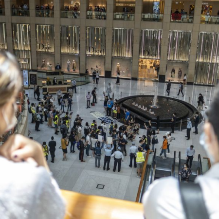 Hong Kong Stocks Sink Most Since 2008 on Security Law Concern